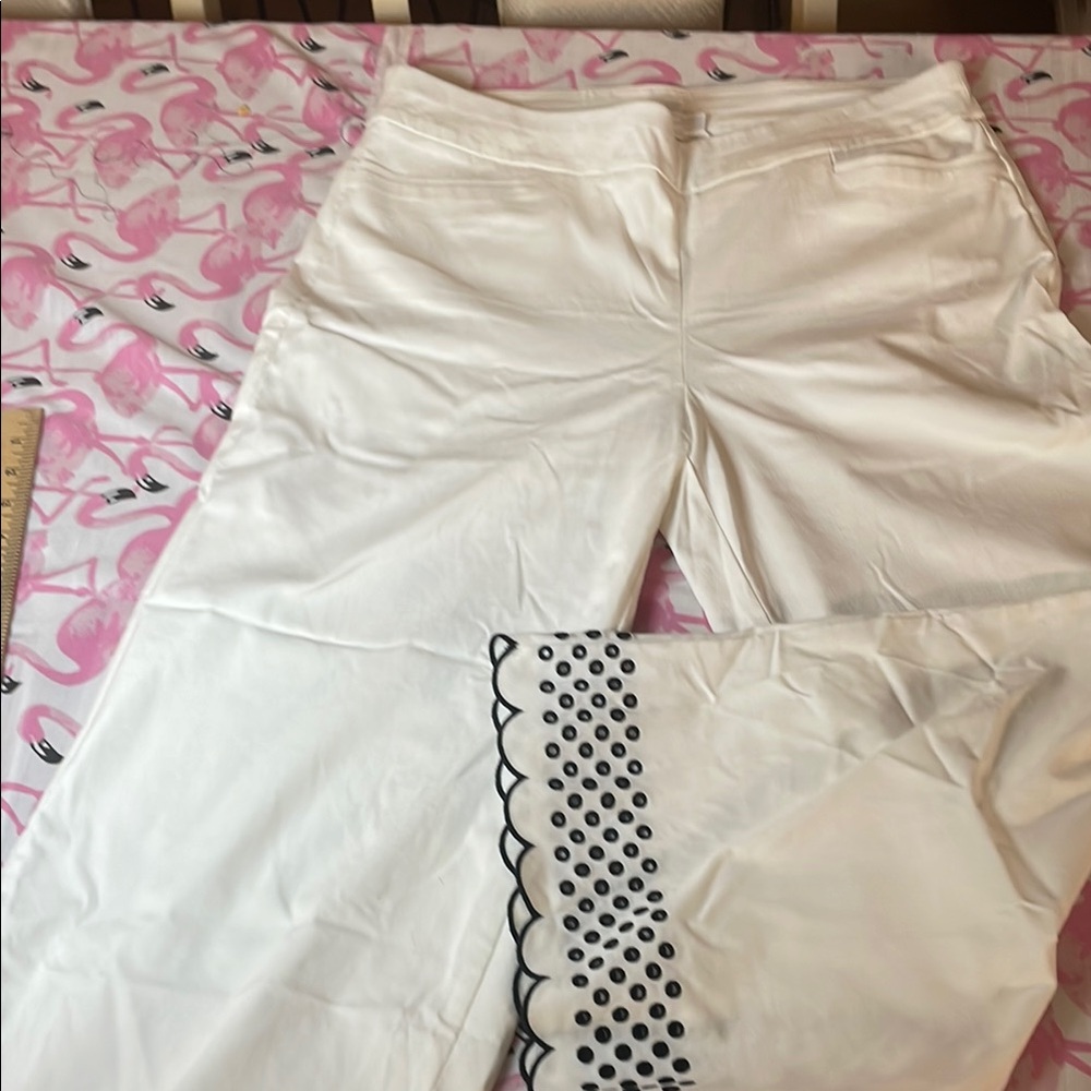 Chico's White Cropped Pants with Black Polka Dot Trim